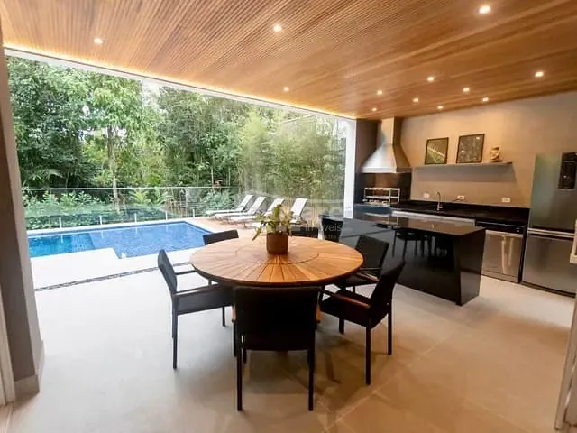 Sobrado com 495m² 5 quartos e 7 banheiros, à venda, no bairro Riviera de São Lourenço em Bertioga