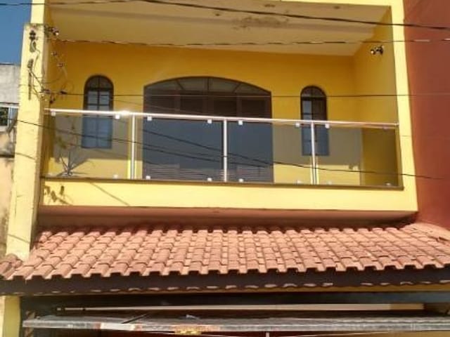 Sobrado com 170m² 3 quartos e 2 banheiros, à venda, no bairro Parque Santa Teresa em Carapicuíba