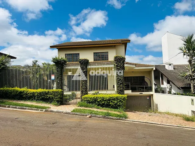 Sobrado com 495m² 3 quartos e 5 banheiros, à venda, no bairro Estrela em Ponta Grossa