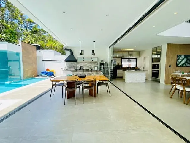Sobrado com 396m² 5 quartos e 7 banheiros, à venda, no bairro Riviera de São Lourenço em Bertioga