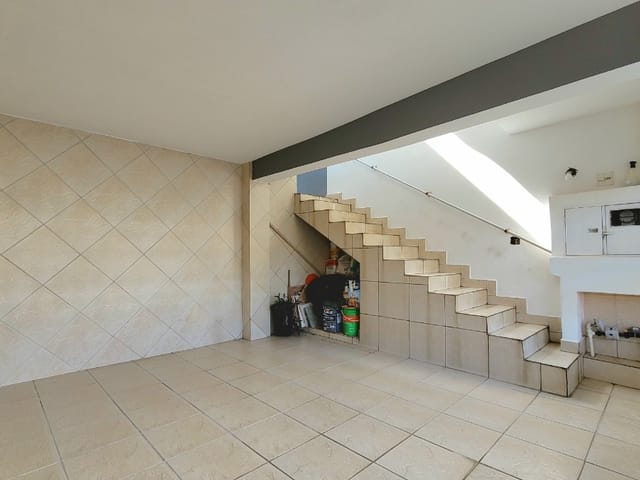 Foto do Sobrado - Sobrado para venda em Parque Capuava com 3 quartos, sendo 2 suítes, 244m² | Lares e Andares Imóveis