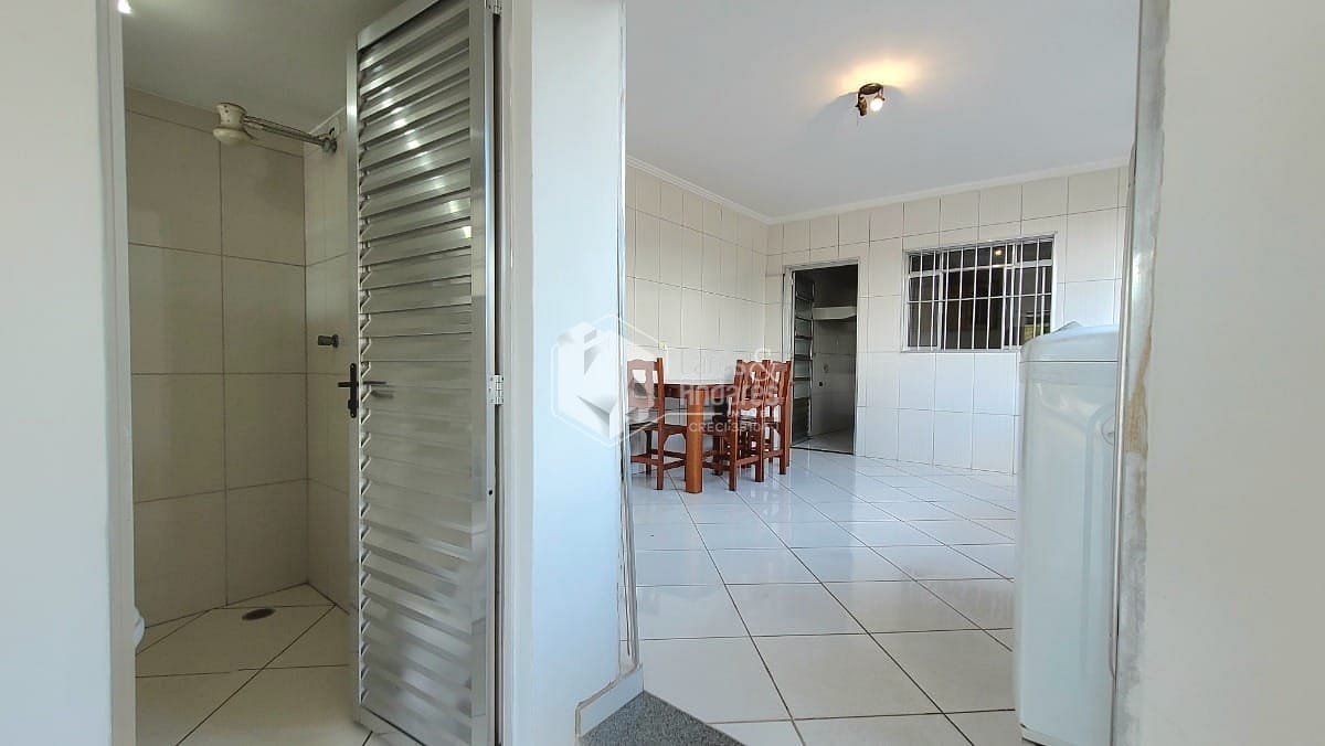 Sobrado à venda com 3 quartos, 244m² - Foto 47
