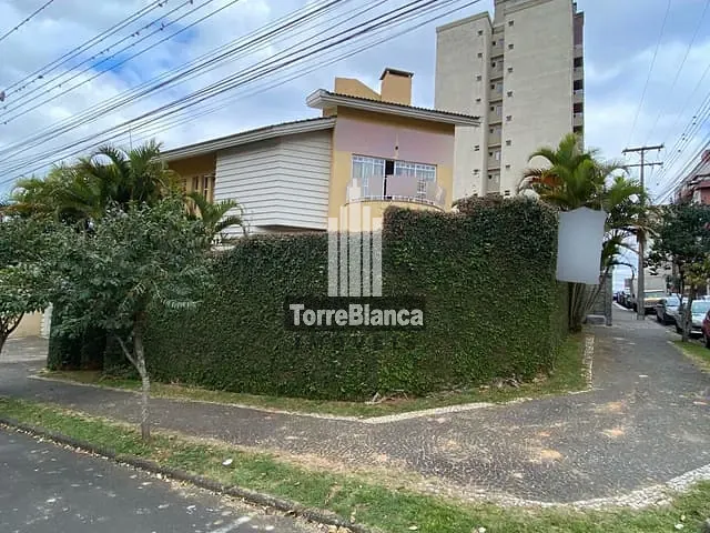 Sobrado com 391m² 4 quartos e 6 banheiros, à venda ou para alugar, no bairro Centro em Ponta Grossa