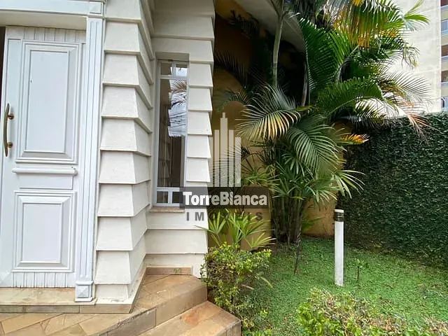 Sobrado com 391m² 4 quartos e 6 banheiros, à venda ou para alugar, no bairro Centro em Ponta Grossa