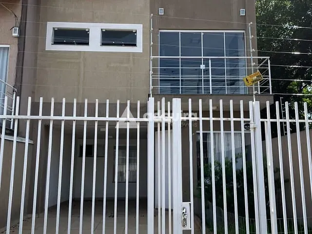 Sobrado 3 quartos e 3 banheiros, à venda, no bairro Estrela em Ponta Grossa