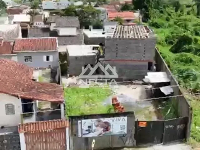 Sobrado com 70m² 2 quartos e 2 banheiros, à venda, no bairro Pontal de Santa Marina em Caraguatatuba