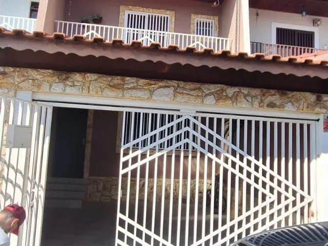 Sobrado 3 quartos e 2 banheiros, à venda, no bairro Cidade Patriarca em São Paulo