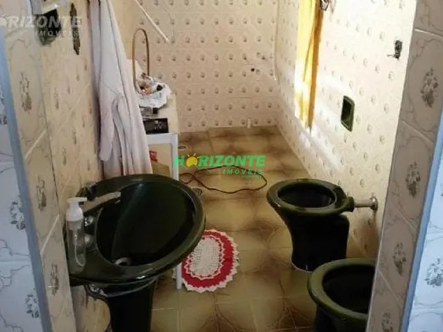 Sobrado com 275m² 4 quartos e 2 banheiros, à venda, no bairro Bosque dos Eucaliptos em São José dos Campos