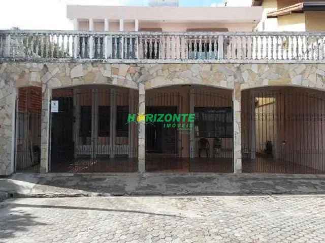 Sobrado com 275m² 4 quartos e 2 banheiros, à venda, no bairro Bosque dos Eucaliptos em São José dos Campos
