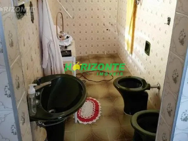 Sobrado com 275m² 4 quartos e 2 banheiros, à venda, no bairro Bosque dos Eucaliptos em São José dos Campos