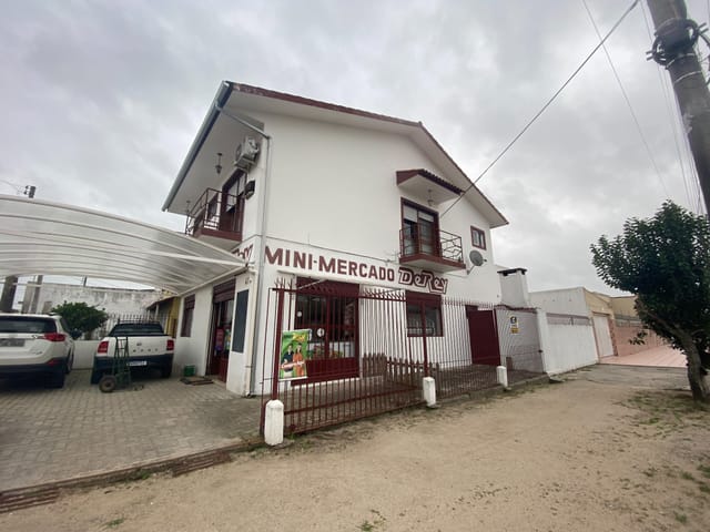 Foto do Sobrado - Sobrado com mini mercado à venda no Areal, excelente oportunidade, venha conferir! | UP Imóveis