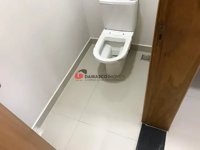 Sobrado com 260m² 3 quartos e 1 banheiro, à venda, no bairro Santa Maria em São Caetano do Sul
