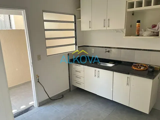 Sobrado com 109m² 3 quartos e 2 banheiros, à venda, no bairro Urbanova em São José dos Campos