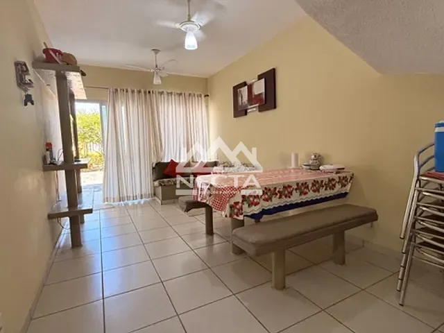 Sobrado 2 quartos e 2 banheiros, à venda, no bairro Jardim Britânia em Caraguatatuba