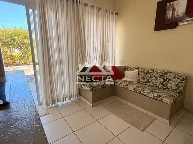 Sobrado 2 quartos e 2 banheiros, à venda, no bairro Jardim Britânia em Caraguatatuba