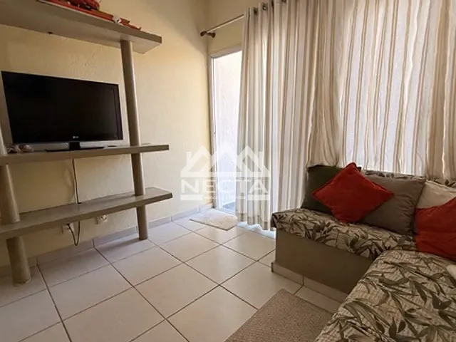 Sobrado 2 quartos e 2 banheiros, à venda, no bairro Jardim Britânia em Caraguatatuba