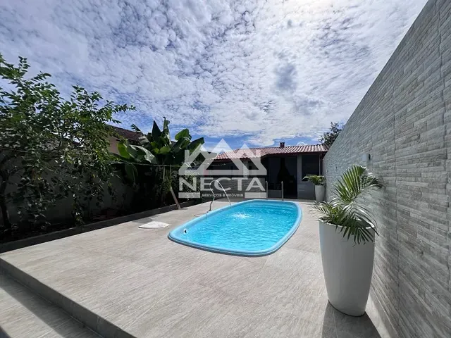 Sobrado com 245m² 6 quartos e 3 banheiros, à venda, no bairro Jardim das Gaivotas em Caraguatatuba