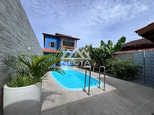 Sobrado com 245m² 6 quartos e 3 banheiros, à venda, no bairro Jardim das Gaivotas em Caraguatatuba