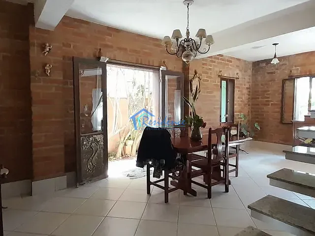 Sobrado com 300m² 4 quartos e 1 banheiro, à venda, no bairro Jardim Esplanada ll em Indaiatuba