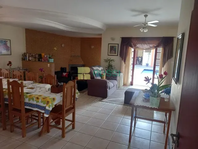 Sobrado com 450m² 4 quartos e 4 banheiros, à venda, no bairro Conjunto Residencial Esplanada do Sol em São José dos Campos