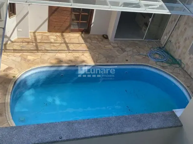 Sobrado com 360m² 4 quartos e 6 banheiros, à venda, no bairro Jardim Aracy em Mogi das Cruzes
