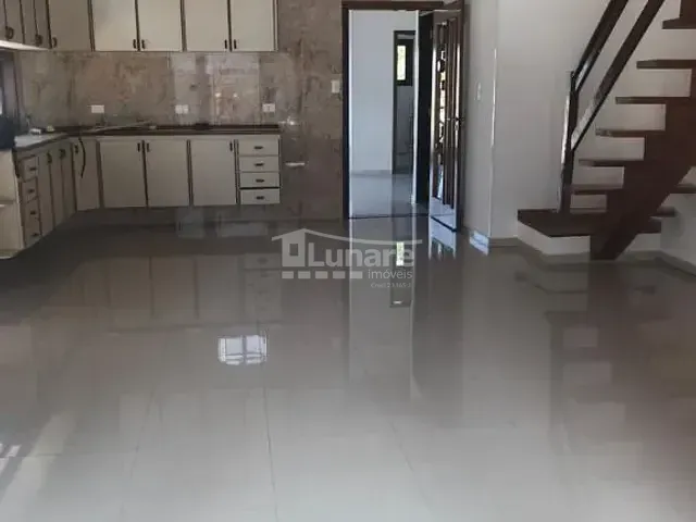 Sobrado com 360m² 4 quartos e 6 banheiros, à venda, no bairro Jardim Aracy em Mogi das Cruzes