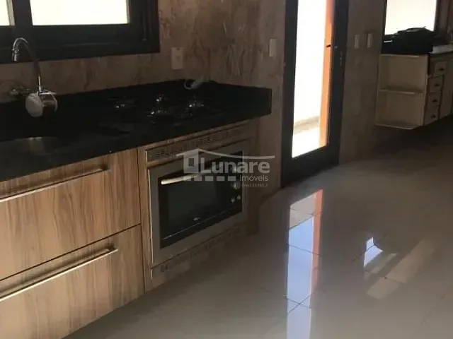 Sobrado com 360m² 4 quartos e 6 banheiros, à venda, no bairro Jardim Aracy em Mogi das Cruzes