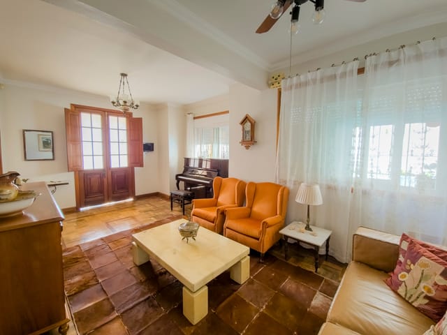 Casa 5 quartos e 4 banheiros, à venda, no bairro Centro em Pelotas