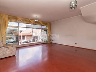 Foto do Sobrado-Sobrado para venda em Parque São Domingos com 4 quartos, sendo 1 suíte, 200m²