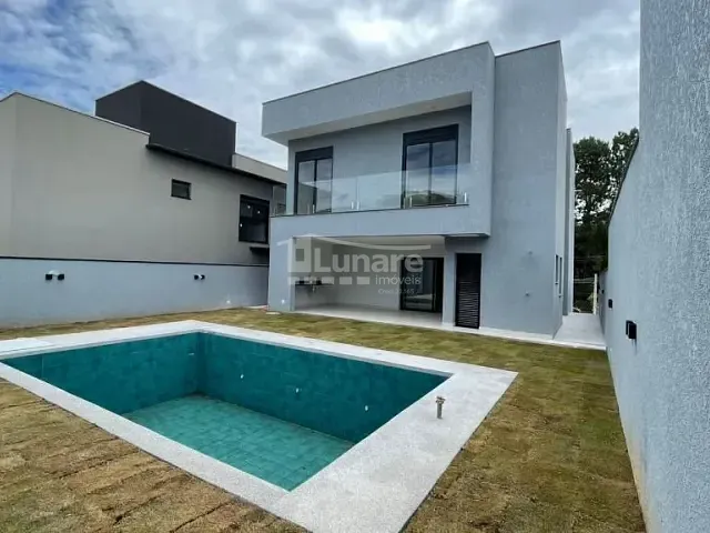 Sobrado com 360m² 3 quartos e 4 banheiros, à venda, no bairro Cézar de Souza em Mogi das Cruzes