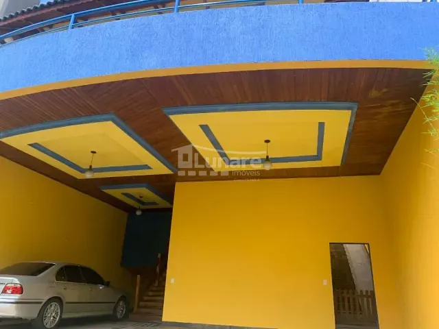 Sobrado 4 quartos e 4 banheiros, à venda, no bairro Jardim Aracy em Mogi das Cruzes