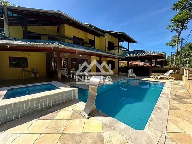 Sobrado com 378m² 5 quartos e 5 banheiros, à venda, no bairro Park Imperial em Caraguatatuba