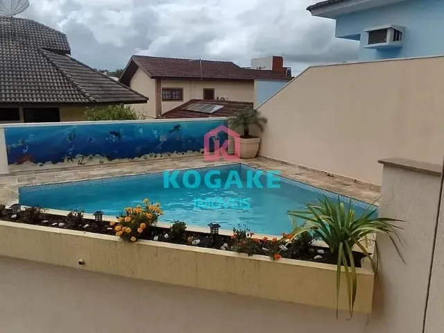 Sobrado com 375m² 5 quartos e 6 banheiros, à venda, no bairro Vila Zezé em Jacareí