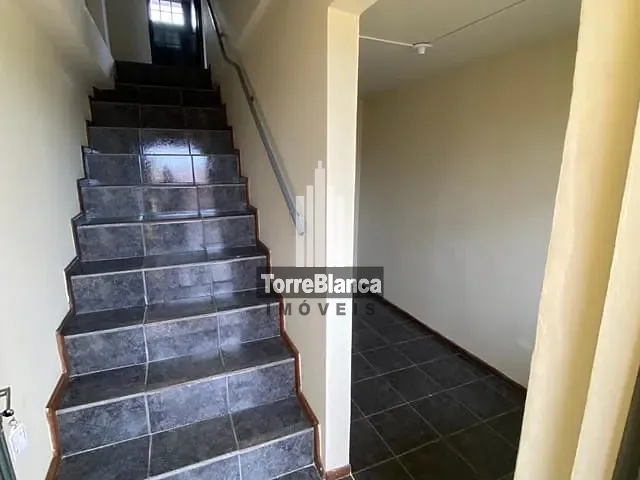 Sobrado com 60m² 1 quarto e 1 banheiro, para alugar, no bairro Jardim Carvalho em Ponta Grossa