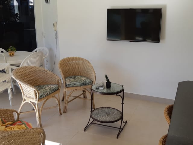 Sobrado com 982m² 6 quartos e 8 banheiros, à venda, no bairro Jardim Acapulco em Guarujá