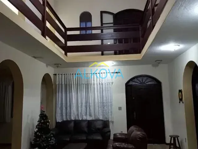 Sobrado com 3000m² 5 quartos e 5 banheiros, à venda, no bairro Freitas em São José dos Campos