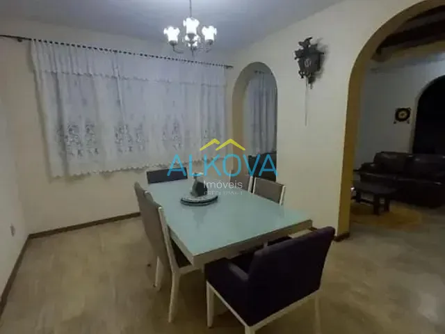 Sobrado com 3000m² 5 quartos e 5 banheiros, à venda, no bairro Freitas em São José dos Campos
