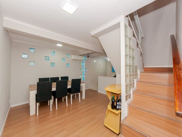Sobrado com 140m² 3 quartos e 2 banheiros, à venda, no bairro Loteamento Marinoni em Almirante Tamandaré