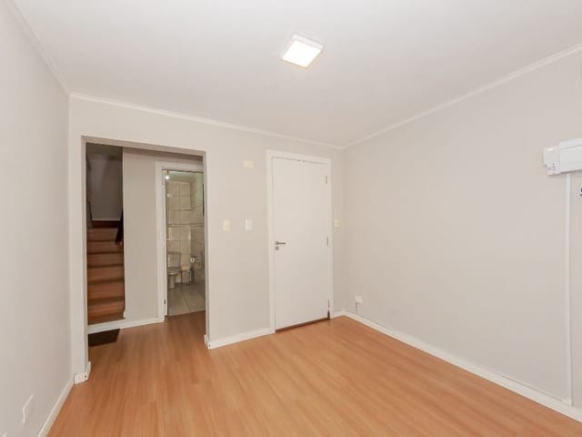 Sobrado com 140m² 3 quartos e 2 banheiros, à venda, no bairro Loteamento Marinoni em Almirante Tamandaré