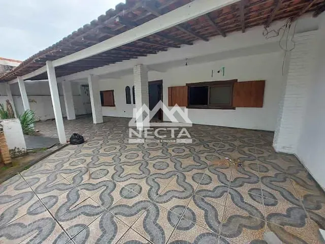 Sobrado 3 quartos e 2 banheiros, à venda, no bairro Varadouro em São Sebastião