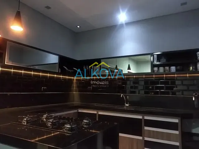 Sobrado com 330m² 3 quartos e 3 banheiros, à venda, no bairro Jardim Santa Júlia em São José dos Campos