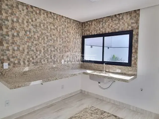 Sobrado com 250m² 3 quartos e 4 banheiros, à venda, no bairro Cézar de Souza em Mogi das Cruzes