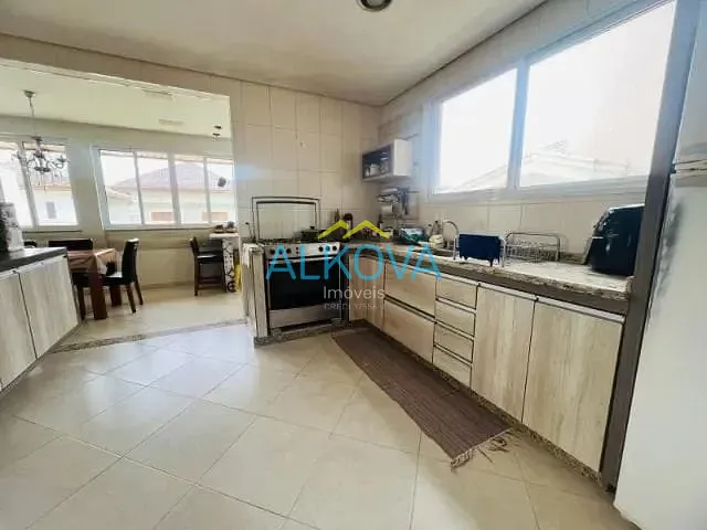 Sobrado com 315m² 4 quartos e 5 banheiros, à venda, no bairro Jardim América em São José dos Campos