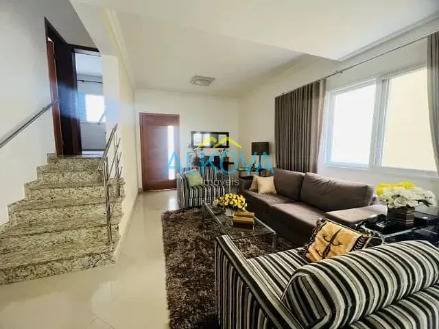 Sobrado com 315m² 4 quartos e 5 banheiros, à venda, no bairro Jardim América em São José dos Campos