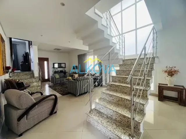 Sobrado com 315m² 4 quartos e 5 banheiros, à venda, no bairro Jardim América em São José dos Campos