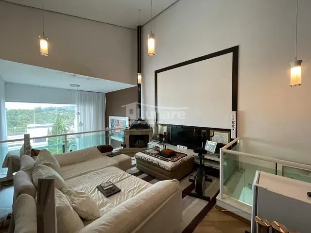 Sobrado com 300m² 4 quartos e 3 banheiros, à venda, no bairro Jardim Aracy em Mogi das Cruzes