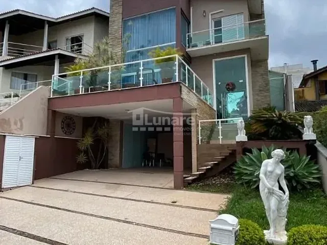 Sobrado com 300m² 4 quartos e 3 banheiros, à venda, no bairro Jardim Aracy em Mogi das Cruzes
