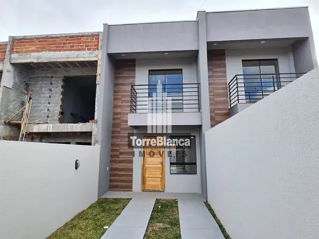 Sobrado 2 quartos e 2 banheiros, à venda, no bairro Cará-Cará em Ponta Grossa