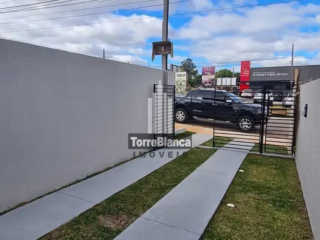 Sobrado 2 quartos e 2 banheiros, à venda, no bairro Cará-Cará em Ponta Grossa
