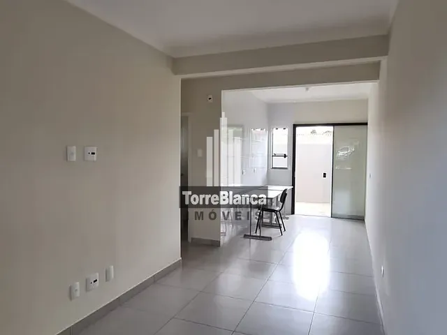 Sobrado 2 quartos e 2 banheiros, à venda, no bairro Cará-Cará em Ponta Grossa